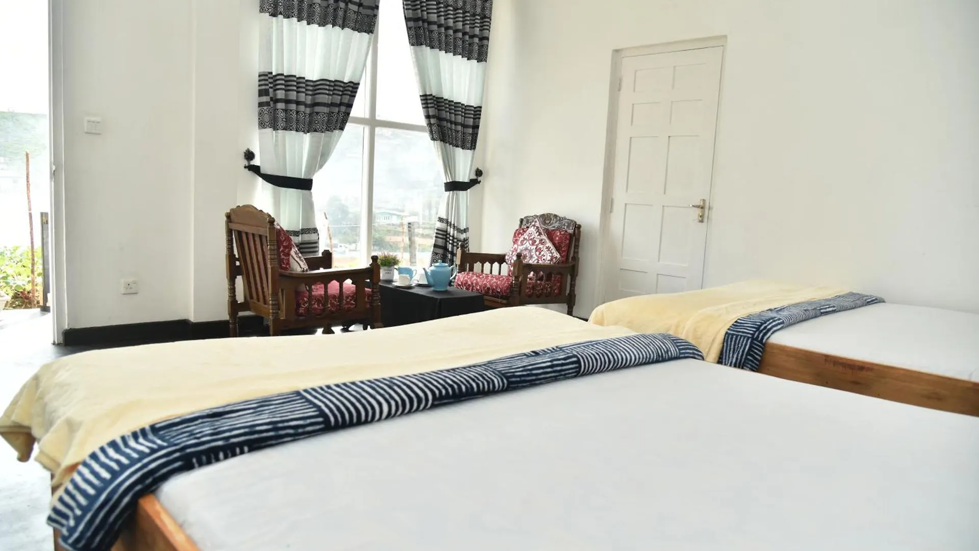 Shiny Cot Garden View Family Room Nuwara Eliya